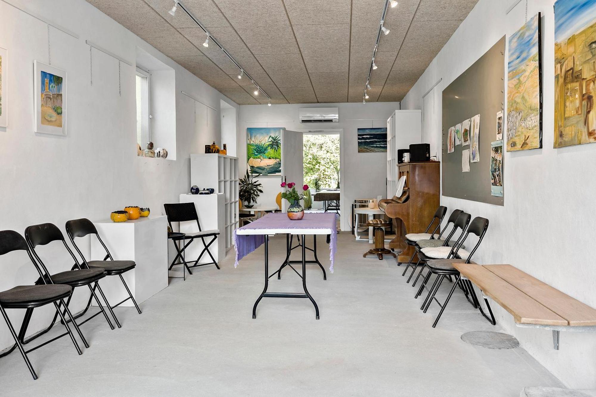 Logi I Hus Med Kunst Og Have Bed & Breakfast Vestervig Bagian luar foto
